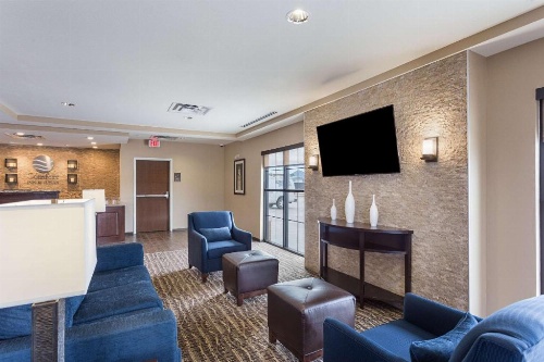 Comfort Inn & Suites Zachary image 45